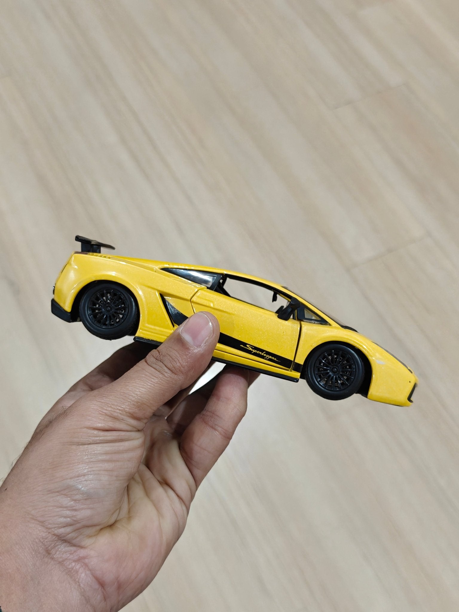 1:24 Bburago Lamborghini Gallardo Superleggera (Pre - Owned) - Kinder Logs