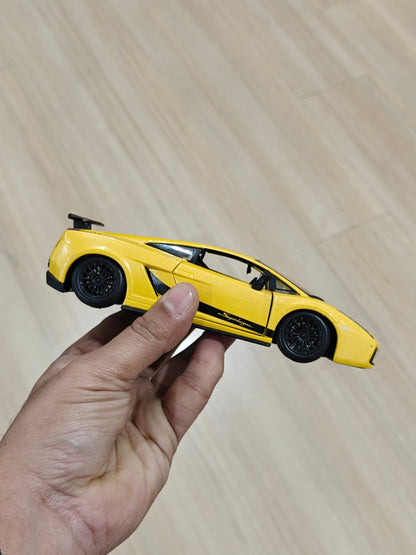 1:24 Bburago Lamborghini Gallardo Superleggera (Pre - Owned) - Kinder Logs