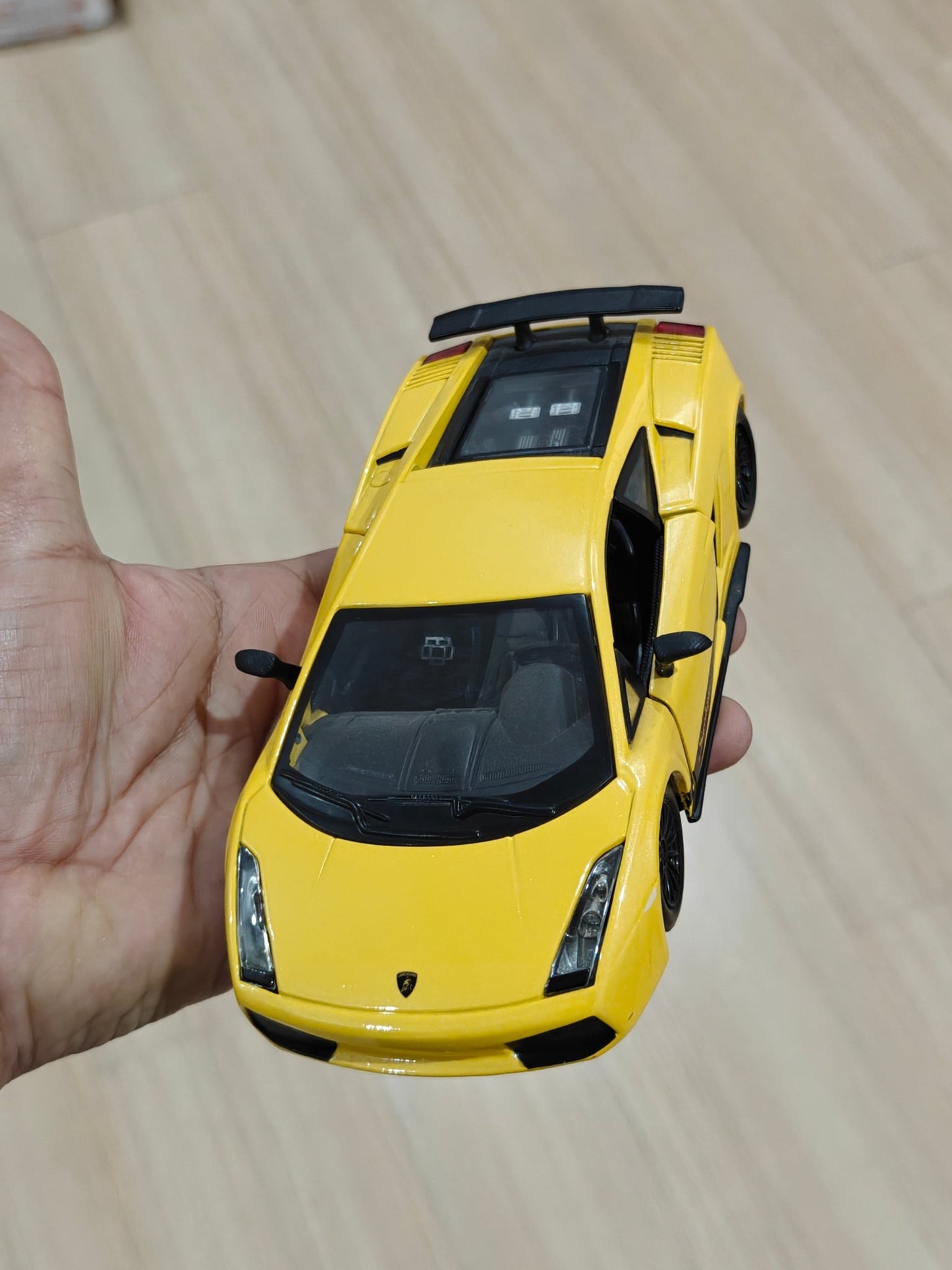 1:24 Bburago Lamborghini Gallardo Superleggera (Pre - Owned) - Kinder Logs