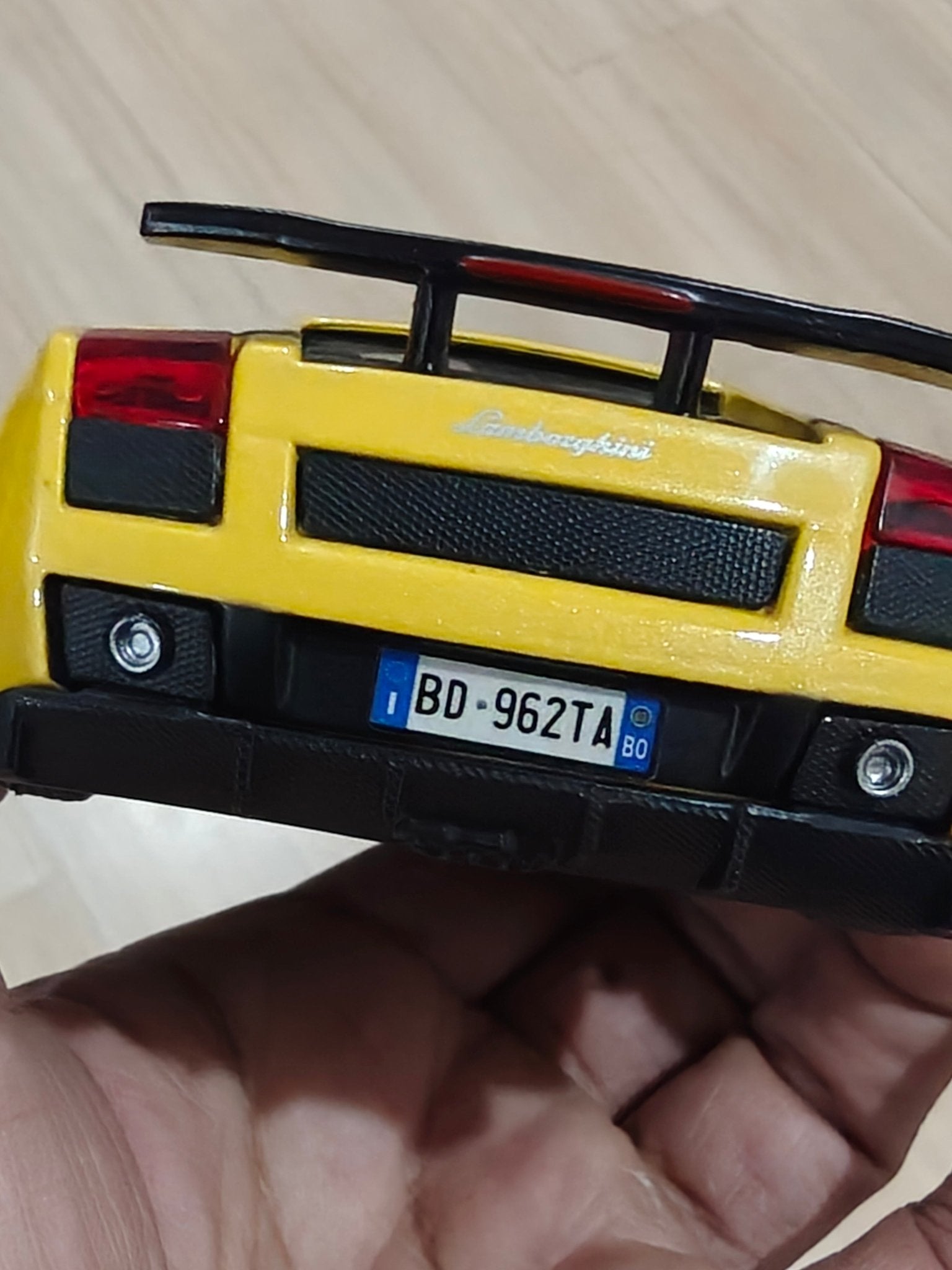 1:24 Bburago Lamborghini Gallardo Superleggera (Pre - Owned) - Kinder Logs