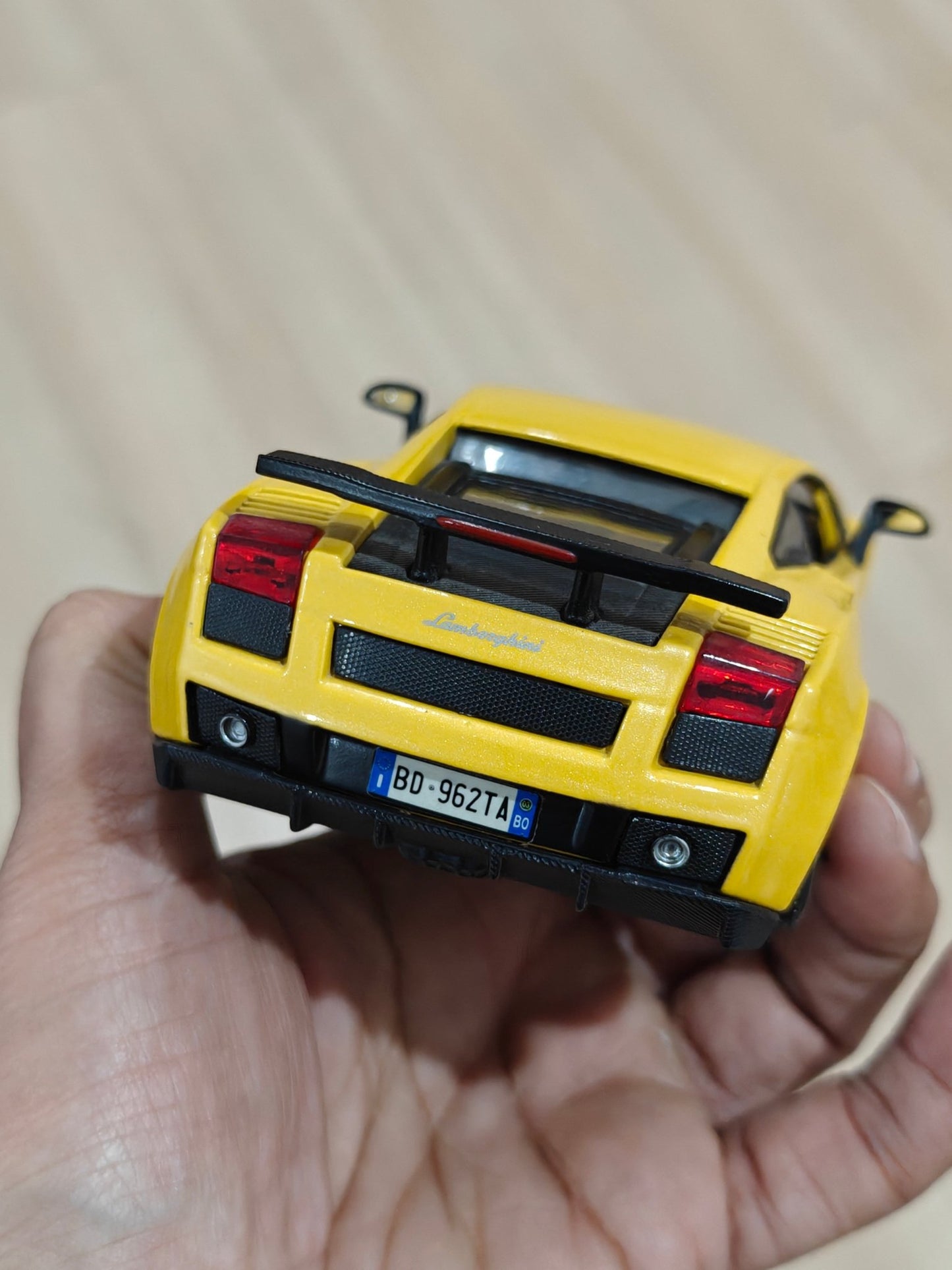 1:24 Bburago Lamborghini Gallardo Superleggera (Pre - Owned) - Kinder Logs