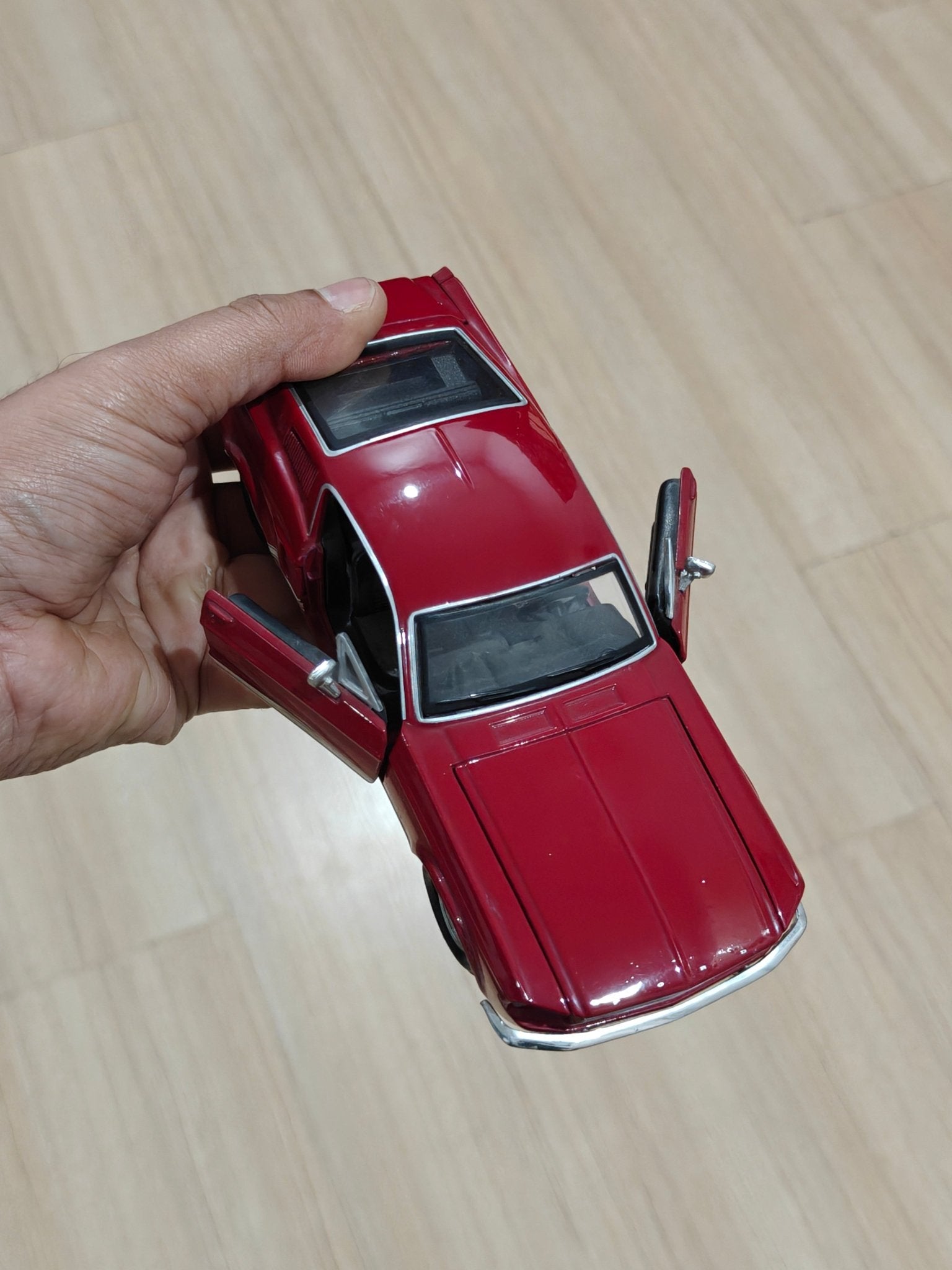 1:24 Maisto 1967 Ford Mustang GT (Pre - Owned) - Kinder Logs