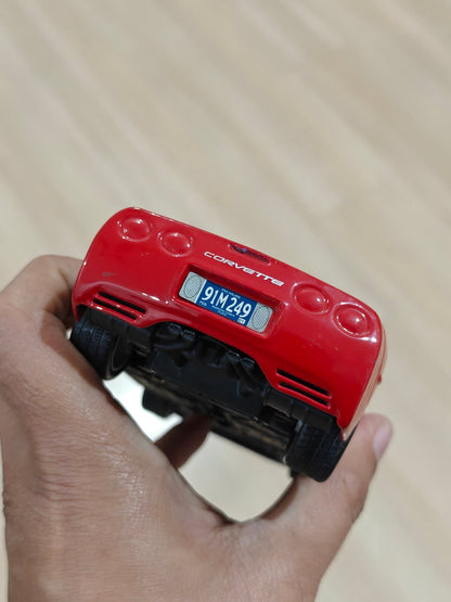 1:24 Maisto 2002 Chevrolet Corvette (Pre - Owned) - Kinder Logs