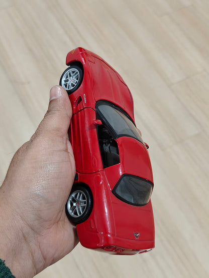 1:24 Maisto 2002 Chevrolet Corvette (Pre - Owned) - Kinder Logs