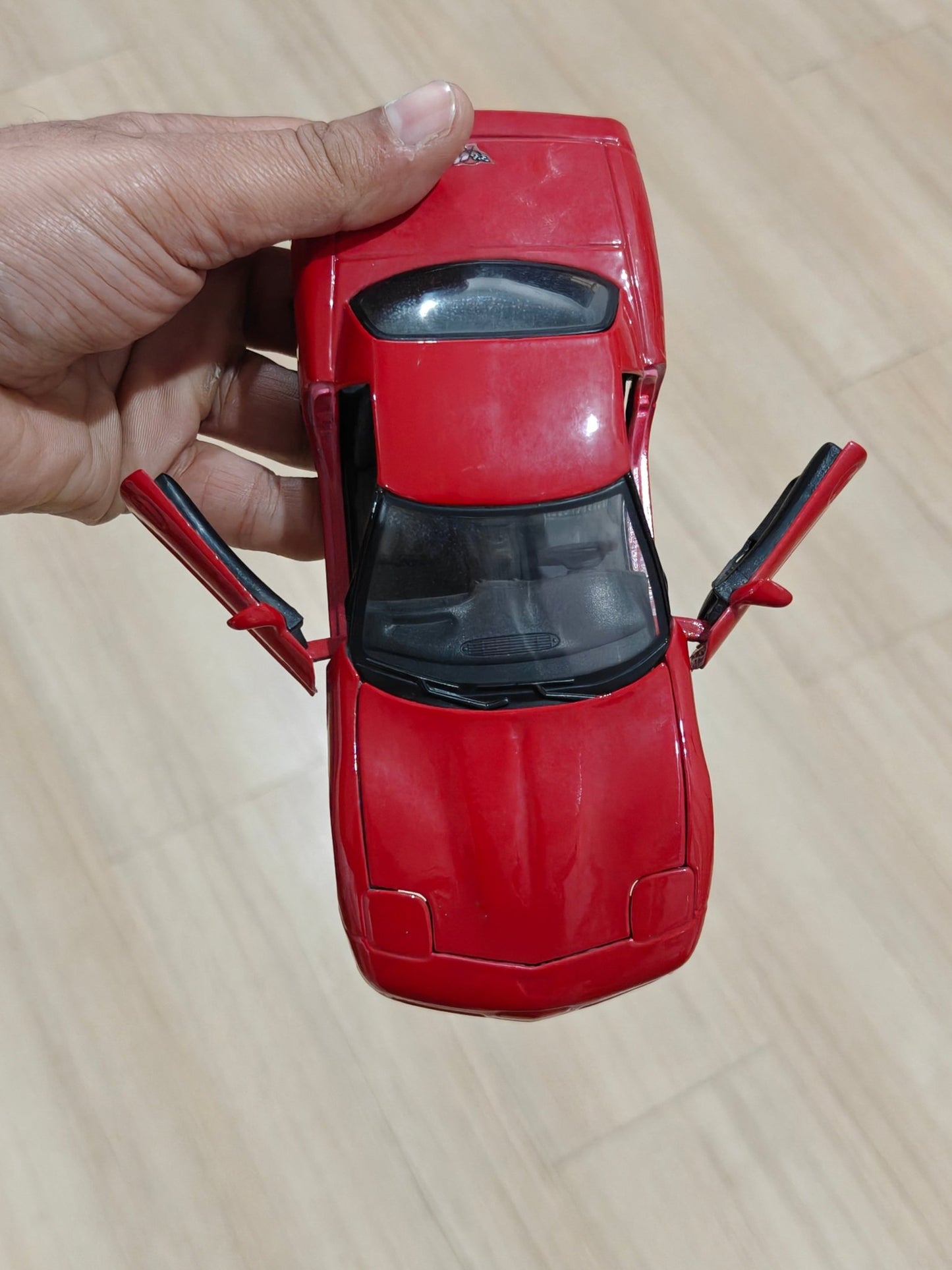 1:24 Maisto 2002 Chevrolet Corvette (Pre - Owned) - Kinder Logs