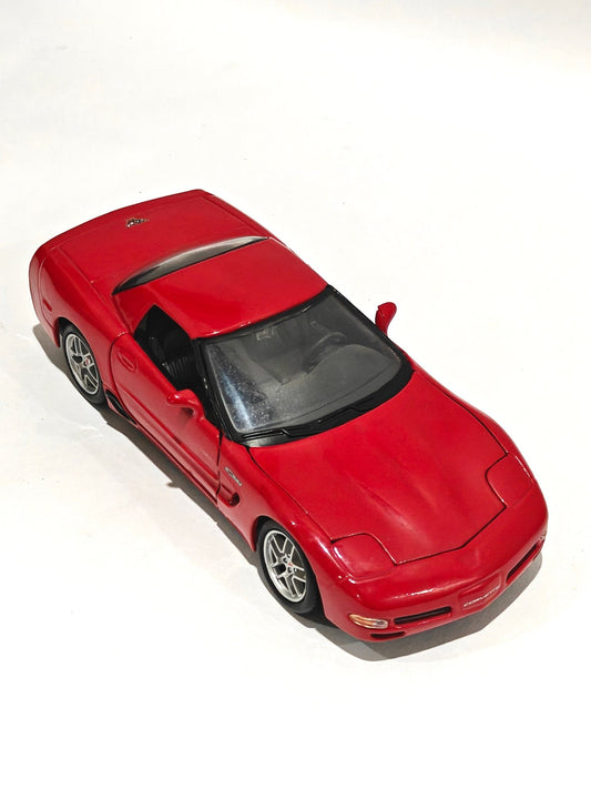 1:24 Maisto 2002 Chevrolet Corvette (Pre - Owned) - Kinder Logs
