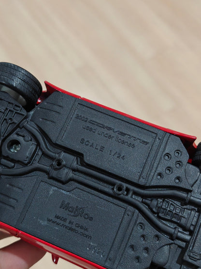 1:24 Maisto 2002 Chevrolet Corvette (Pre - Owned) - Kinder Logs