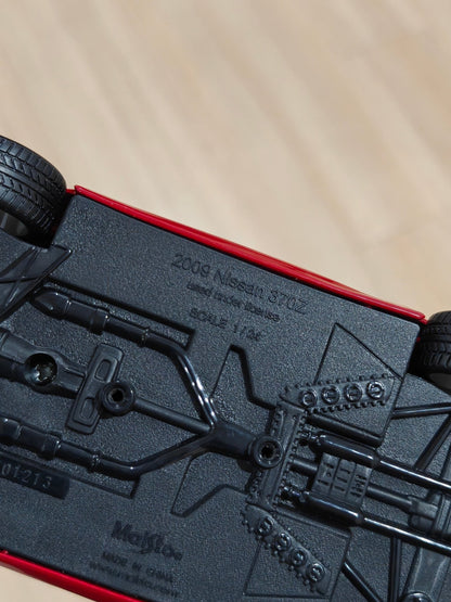 1:24 Maisto 2009 Nissan Z (Pre - Owned) - Kinder Logs