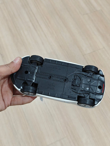 1:24 Maisto Audi R8 Spyder (Pre - Owned) - Kinder Logs