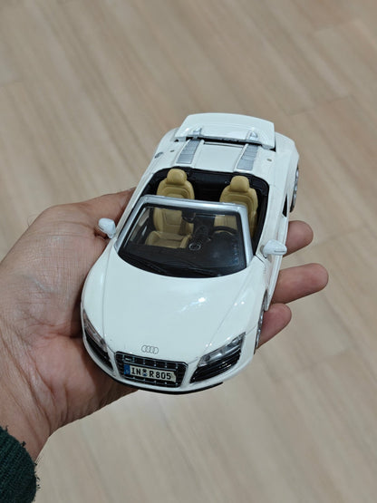 1:24 Maisto Audi R8 Spyder (Pre - Owned) - Kinder Logs