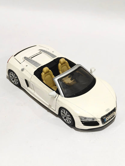 1:24 Maisto Audi R8 Spyder (Pre - Owned) - Kinder Logs