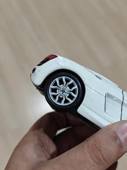 1:24 Maisto Audi R8 Spyder (Pre - Owned) - Kinder Logs