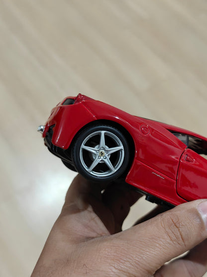 1:24 Maisto Ferrari 458 Italia (Pre - Owned) - Kinder Logs