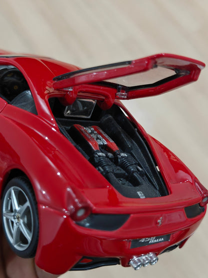 1:24 Maisto Ferrari 458 Italia (Pre - Owned) - Kinder Logs