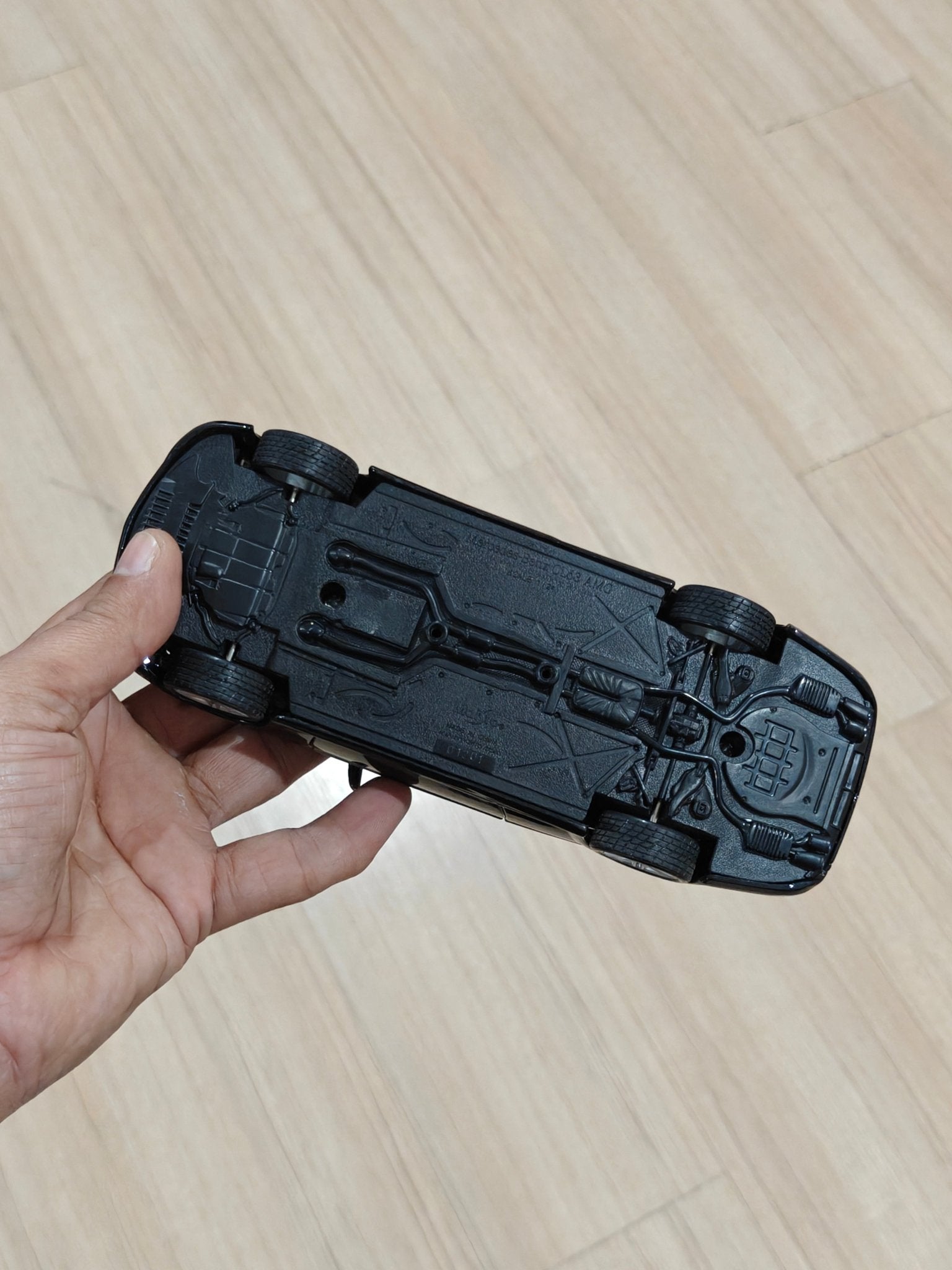 1:24 Maisto Mercedes - Benz CL63 AMG (Pre - Owned) - Kinder Logs