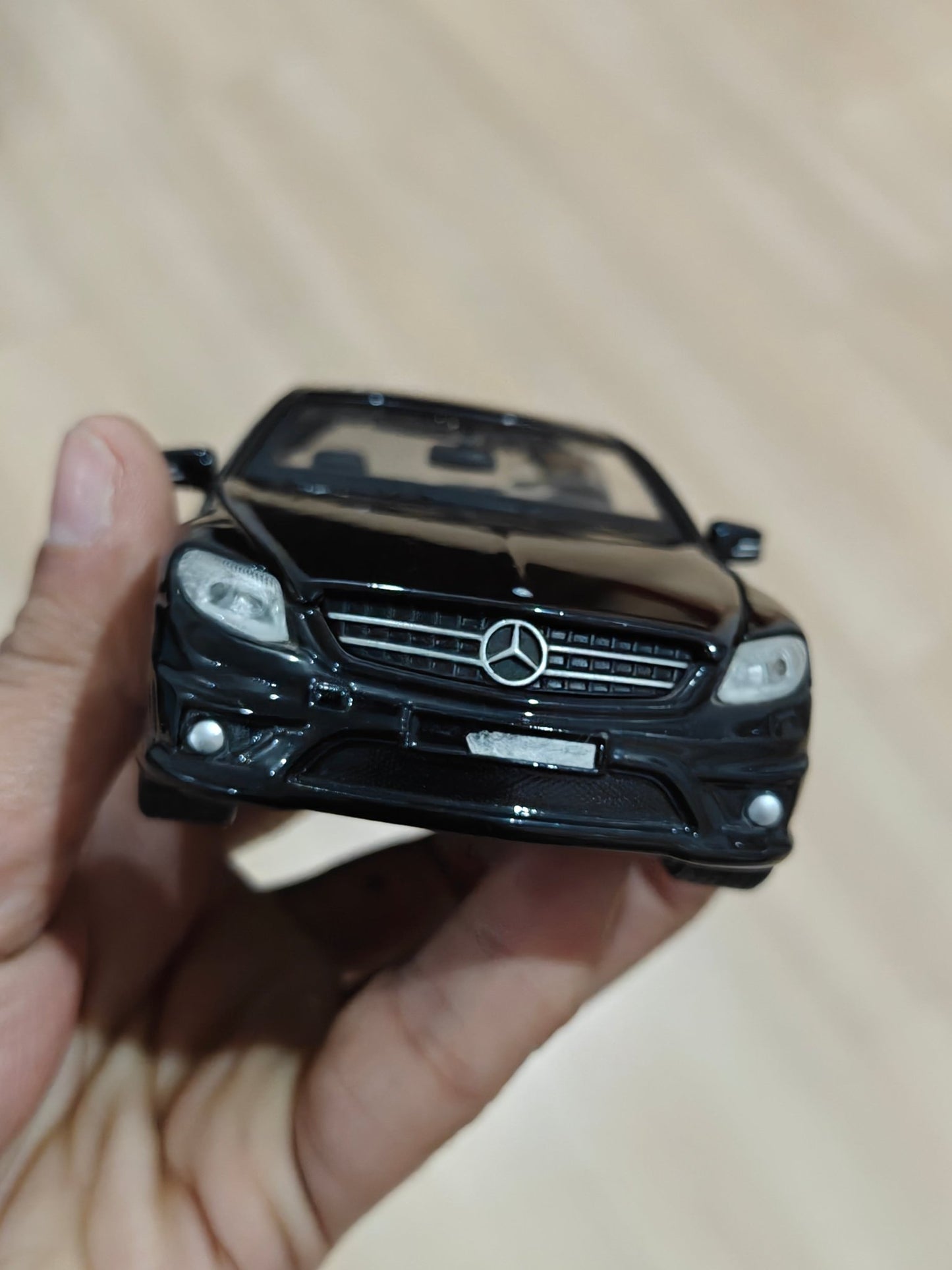 1:24 Maisto Mercedes - Benz CL63 AMG (Pre - Owned) - Kinder Logs