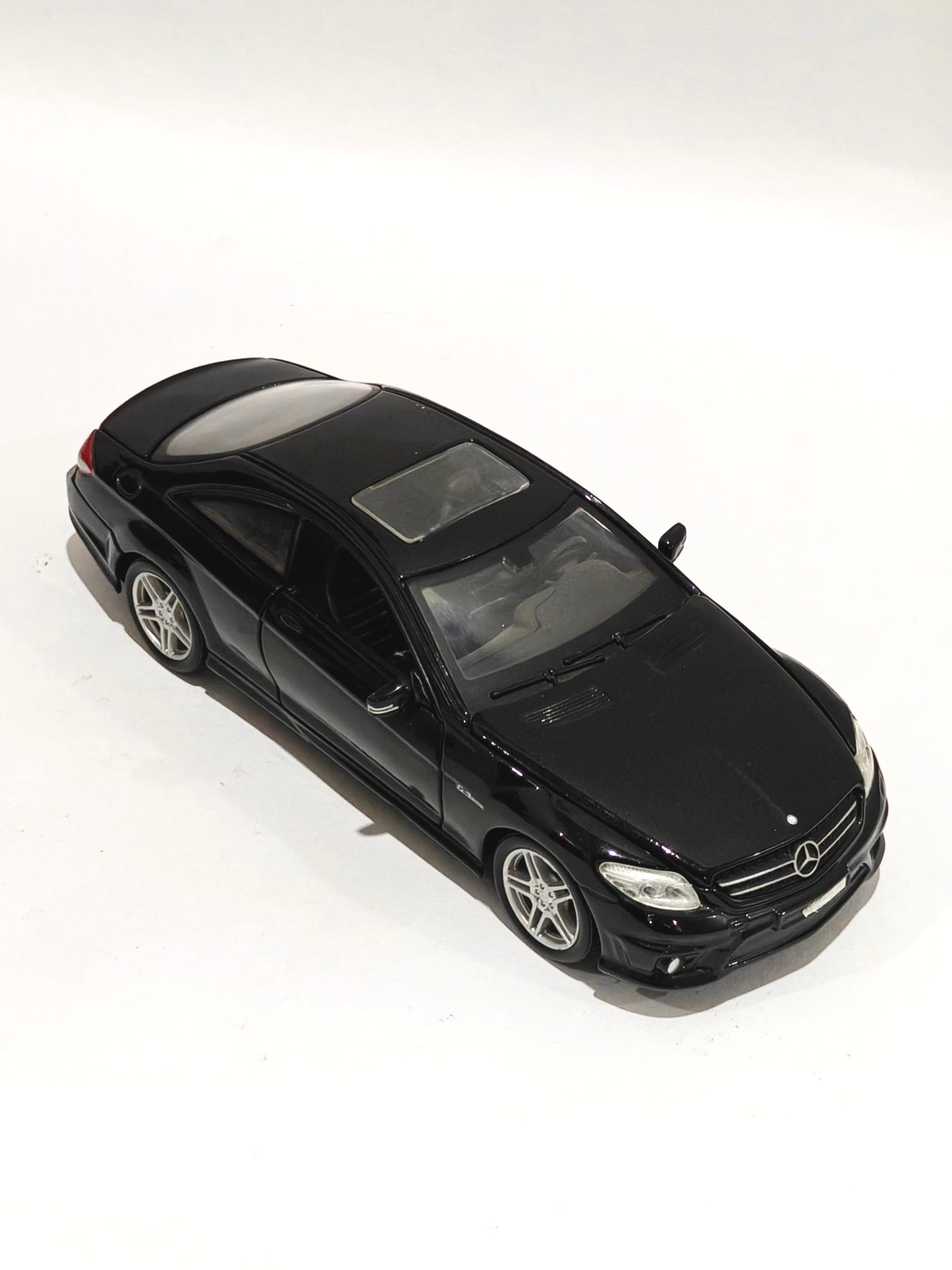 1:24 Maisto Mercedes - Benz CL63 AMG (Pre - Owned) - Kinder Logs