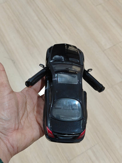 1:24 Maisto Mercedes - Benz CL63 AMG (Pre - Owned) - Kinder Logs
