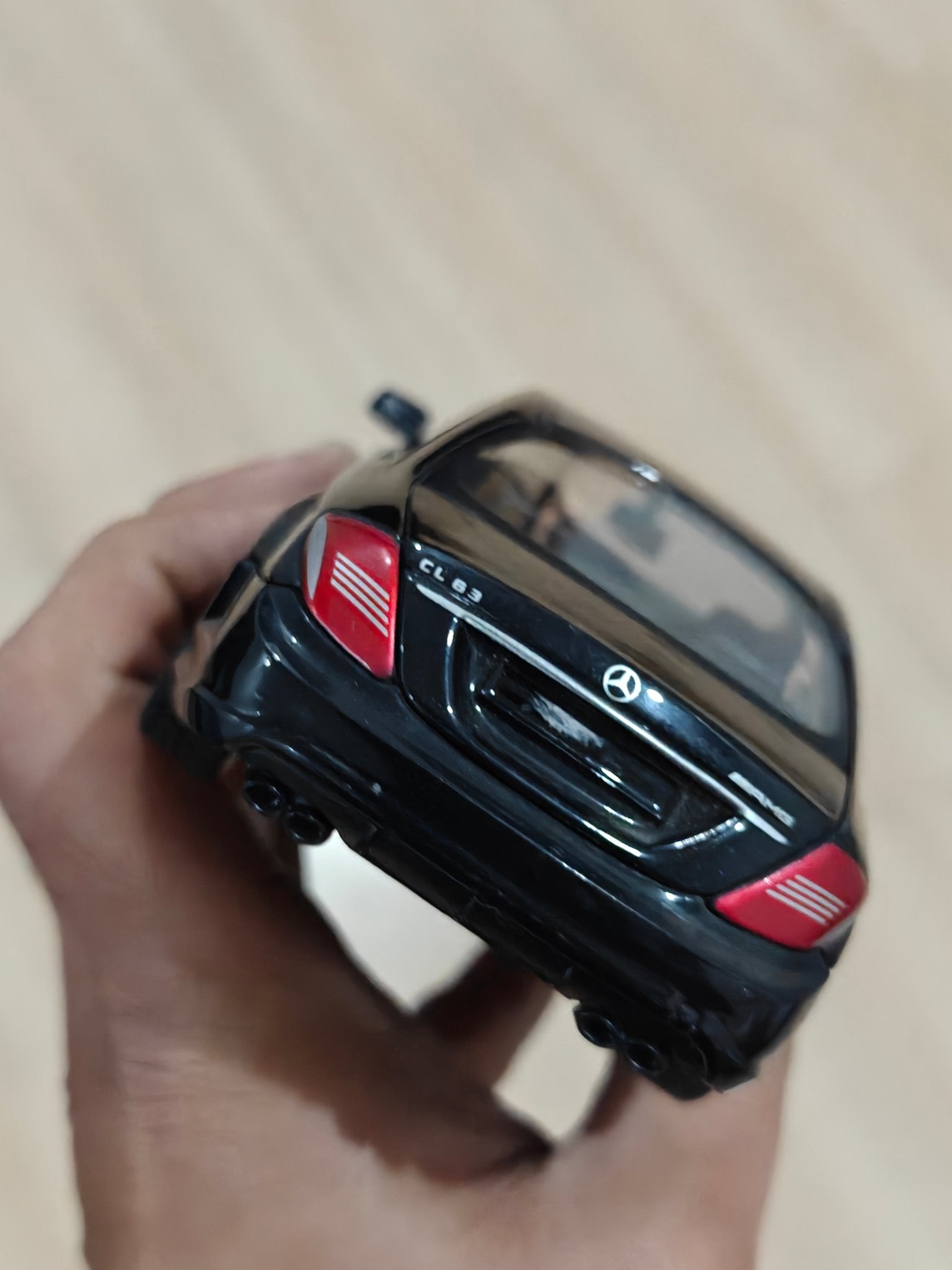 1:24 Maisto Mercedes - Benz CL63 AMG (Pre - Owned) - Kinder Logs