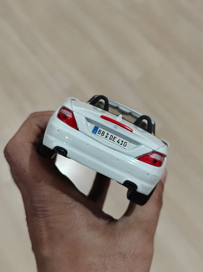 1:24 Maisto Mercedes - Benz SLK Class (Pre - Owned) - Kinder Logs