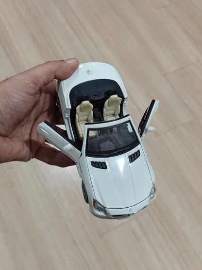 1:24 Maisto Mercedes - Benz SLK Class (Pre - Owned) - Kinder Logs