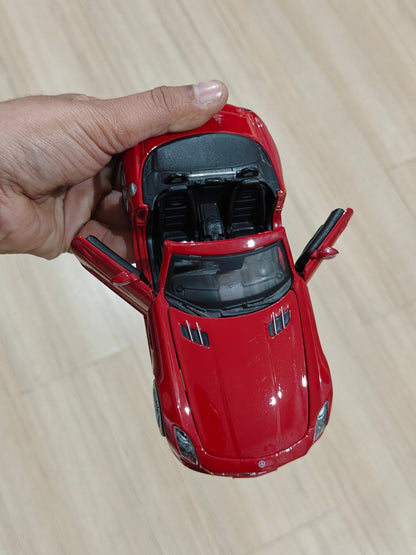1:24 Maisto Mercedes - Benz SLS AMG Roadster (Pre - Owned) - Kinder Logs