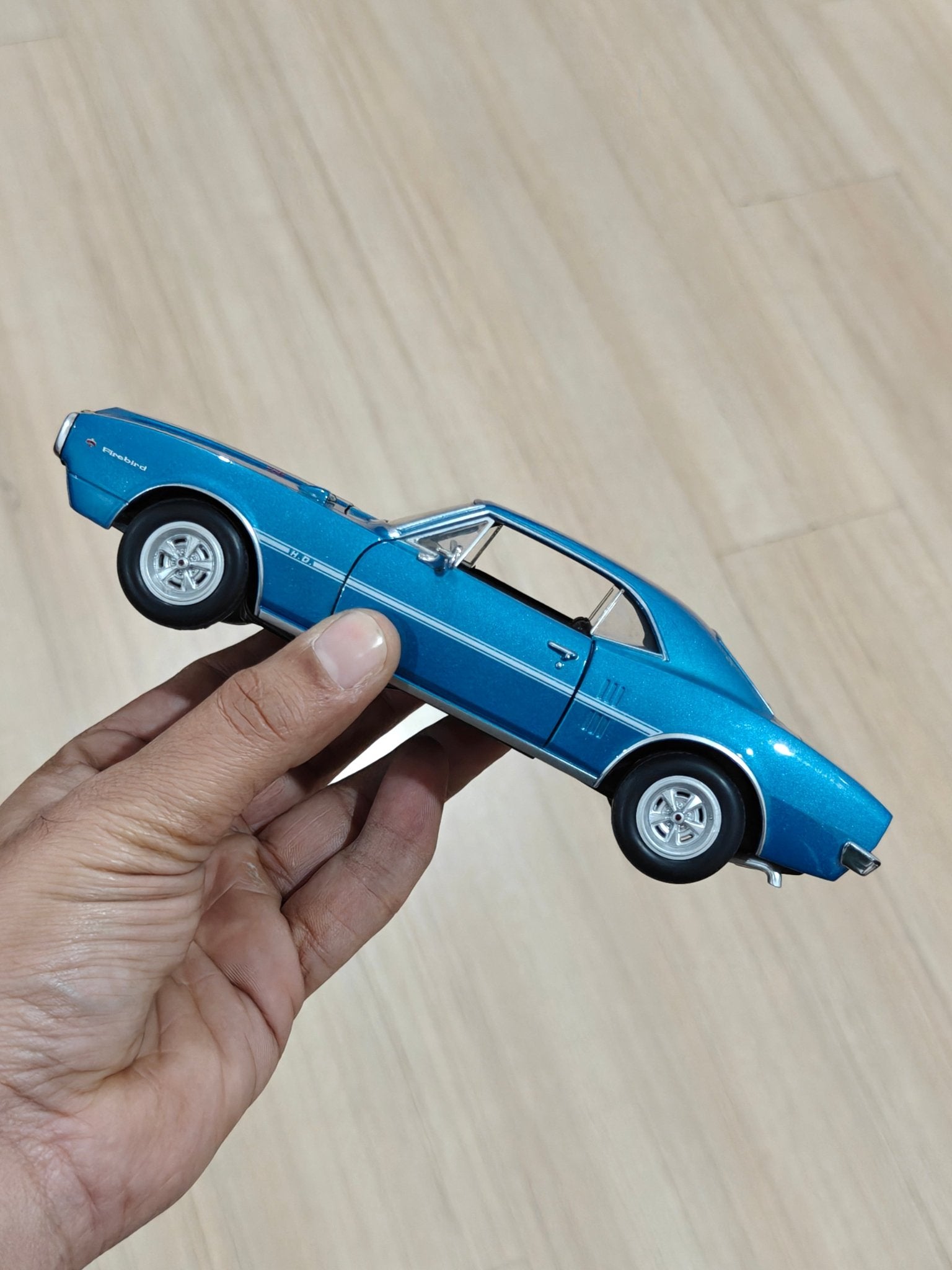 1:24 Welly 1967 Pontiac Firebird (Pre - Owned) - Kinder Logs