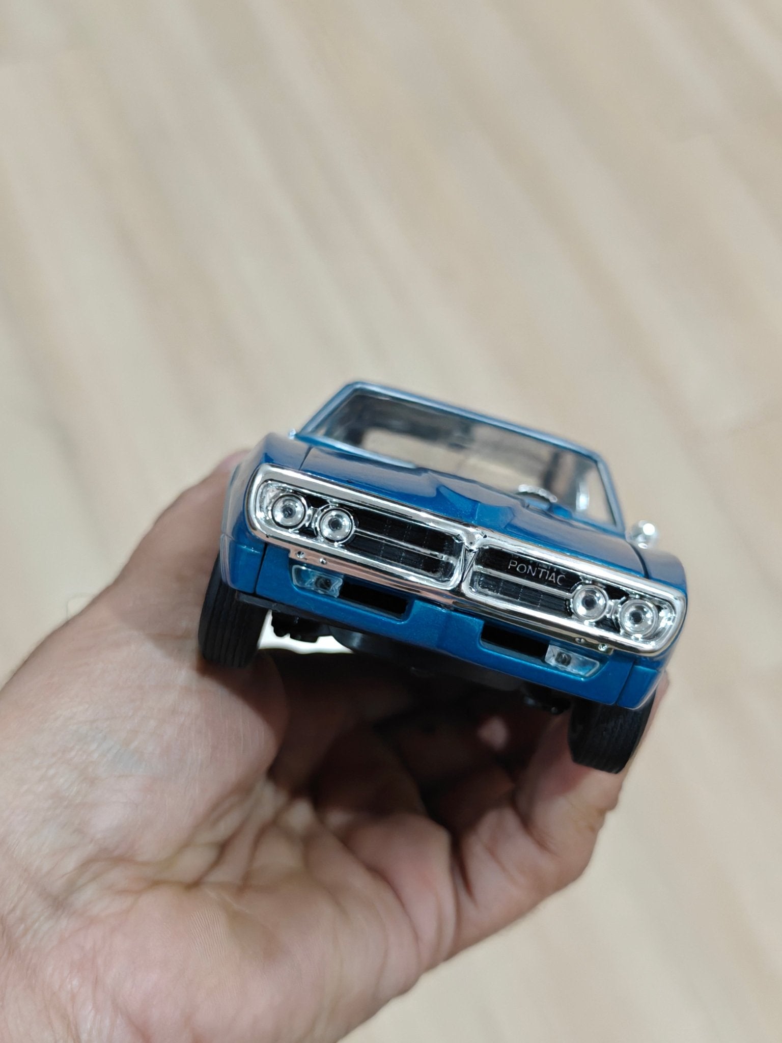 1:24 Welly 1967 Pontiac Firebird (Pre - Owned) - Kinder Logs