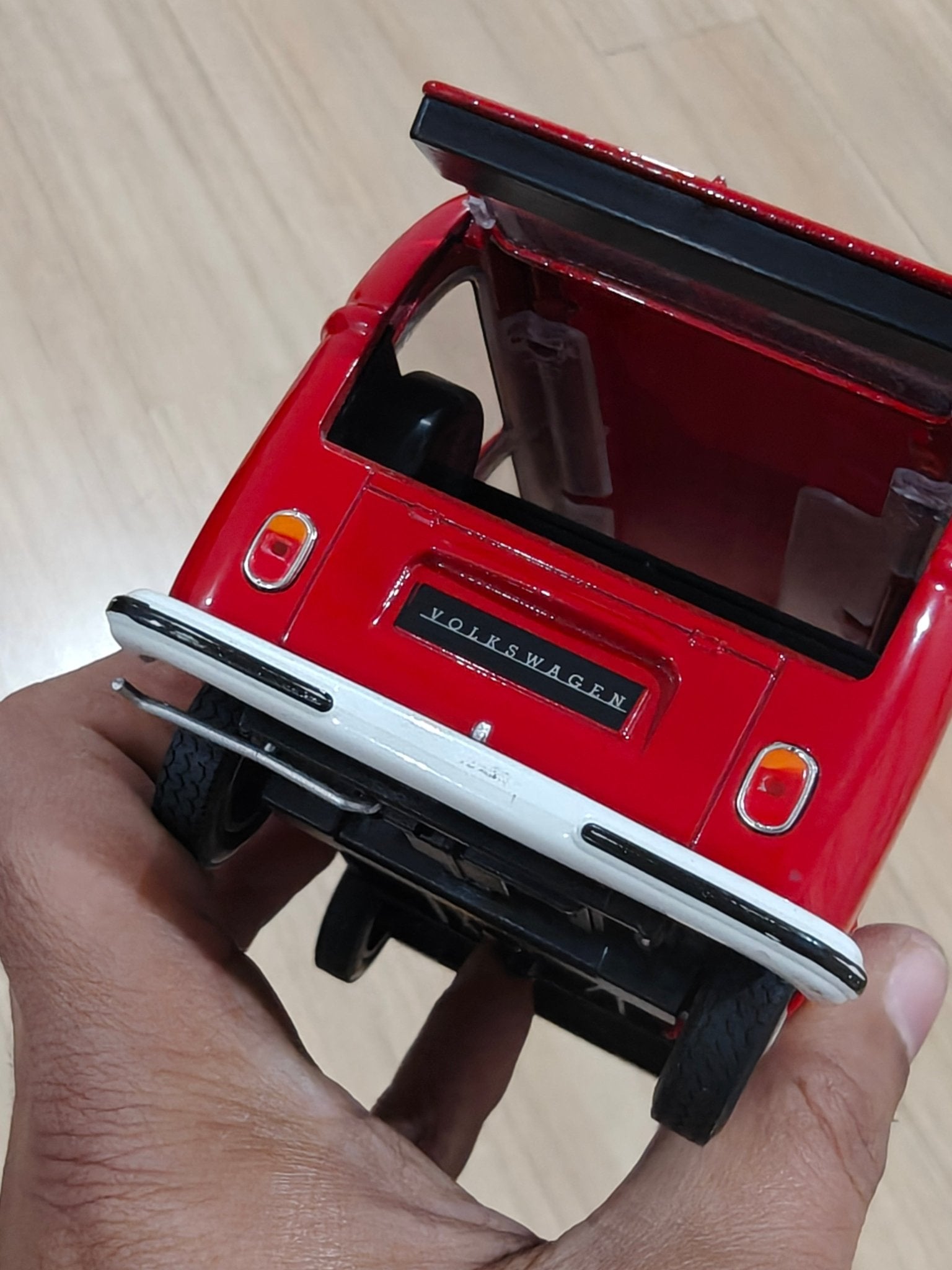 1:24 Welly 1972 Volkswagen Type 2 Bus (Pre - Owned) - Kinder Logs
