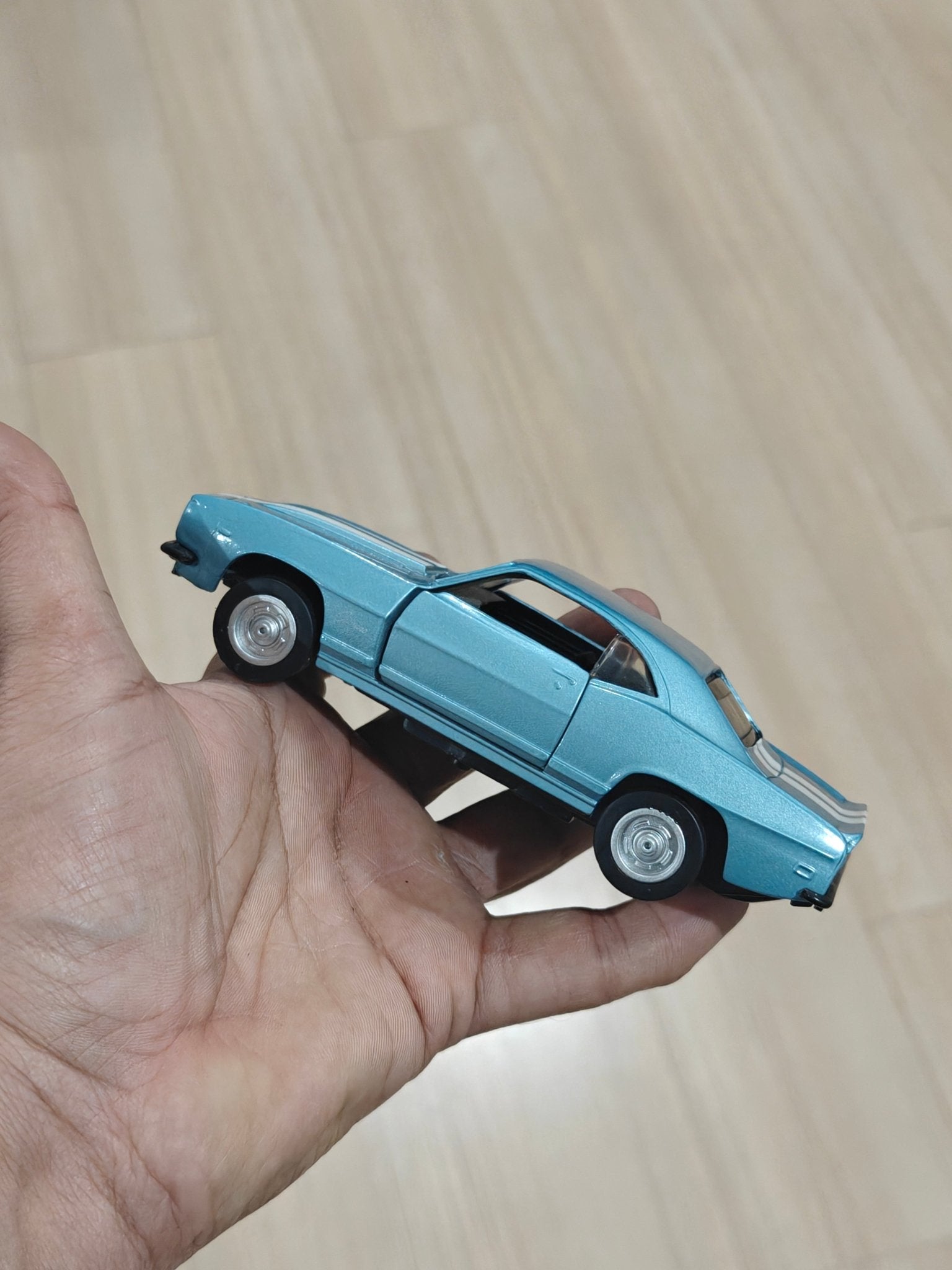 1:32 New - Ray 1969 Chevrolet Camaro Z28 (Pre - Owned) - Kinder Logs