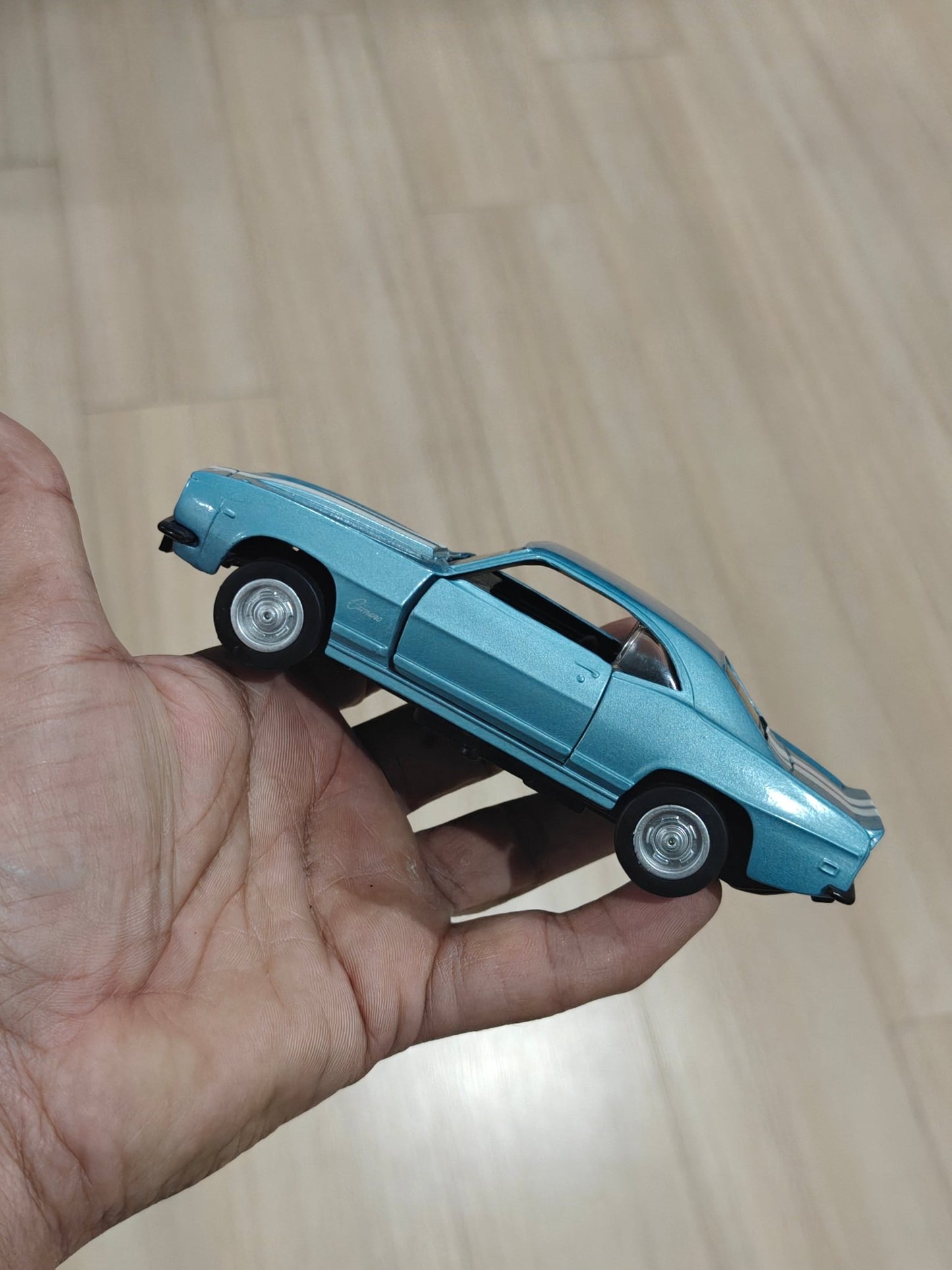 1:32 New - Ray 1969 Chevrolet Camaro Z28 (Pre - Owned) - Kinder Logs