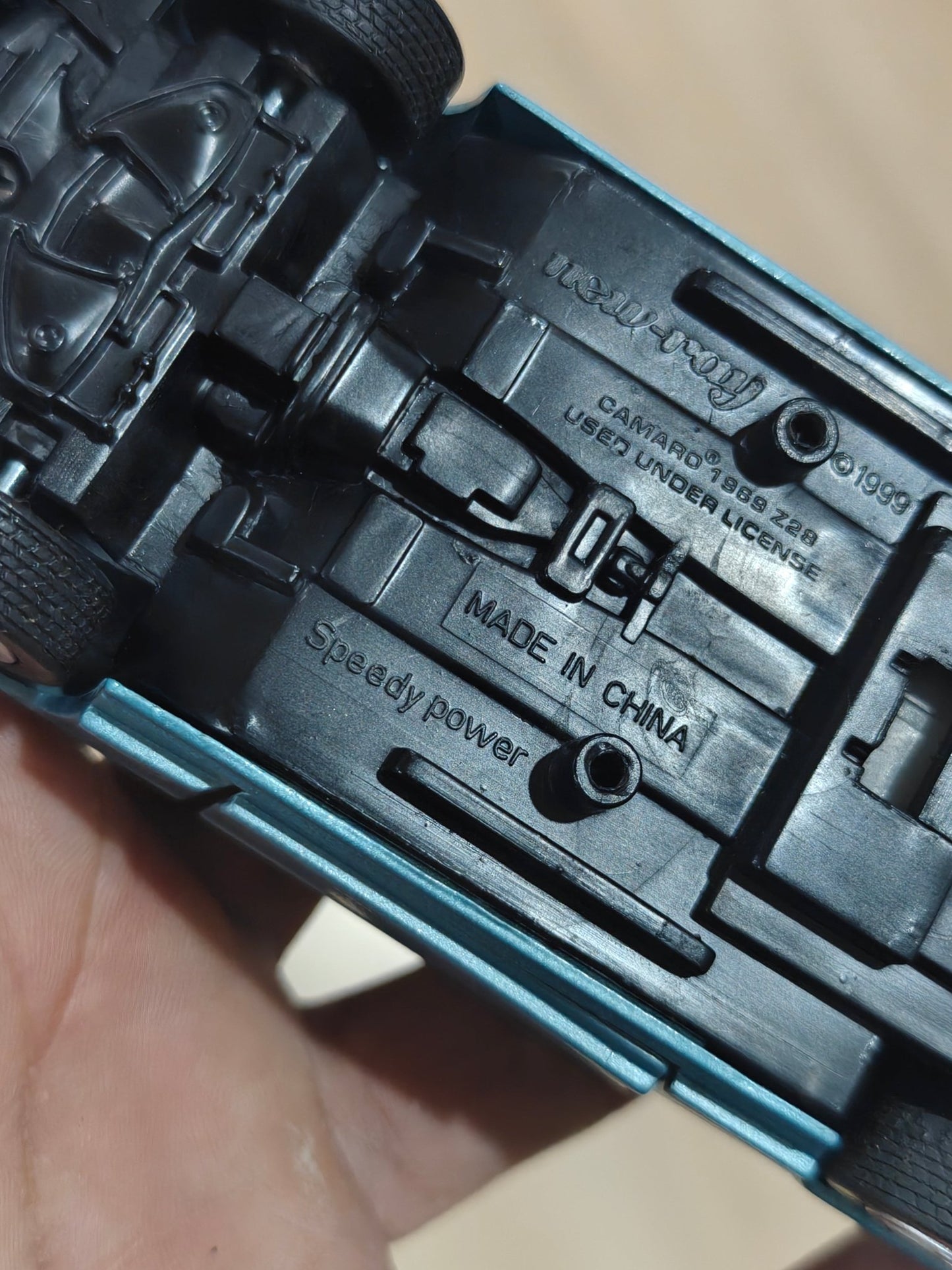 1:32 New - Ray 1969 Chevrolet Camaro Z28 (Pre - Owned) - Kinder Logs