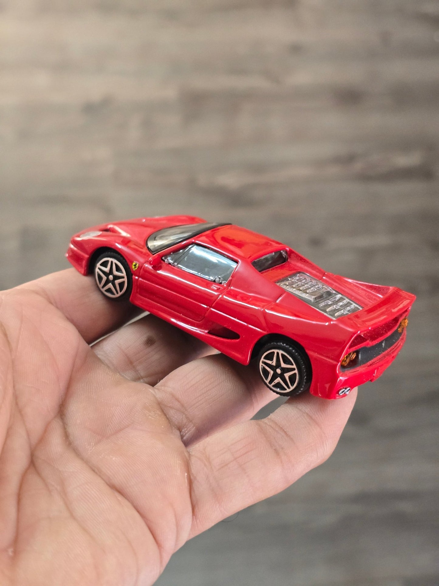 1:43 Bburago Ferrari F50 - Red (Uncarded - New) - Kinder Logs