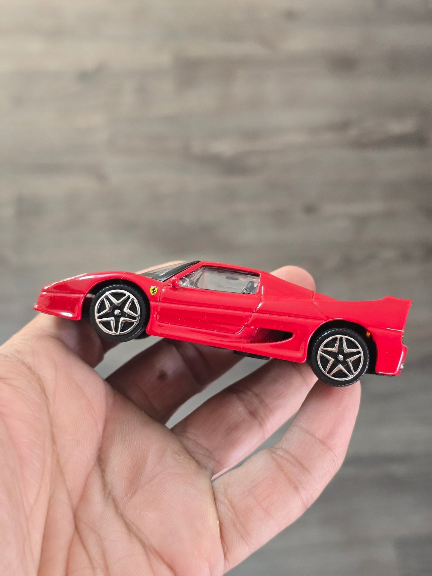 1:43 Bburago Ferrari F50 - Red (Uncarded - New) - Kinder Logs