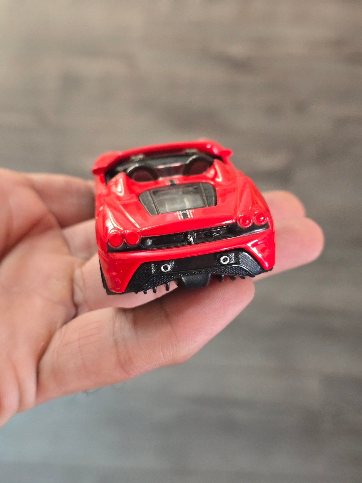 1:43 Bburago Ferrari Scuderia Spider 16M - Red (Uncarded - New) - Kinder Logs
