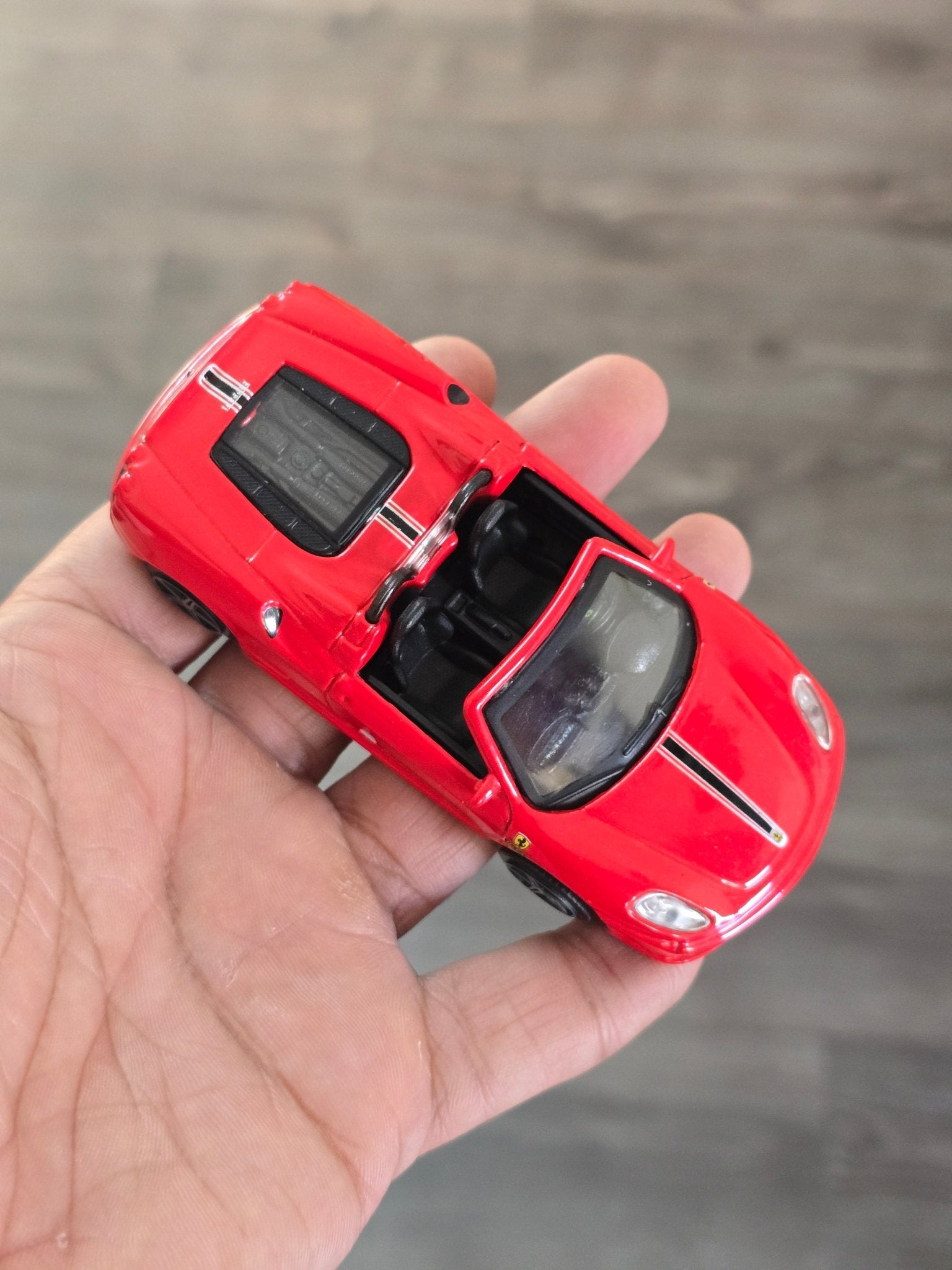 1:43 Bburago Ferrari Scuderia Spider 16M - Red (Uncarded - New) - Kinder Logs