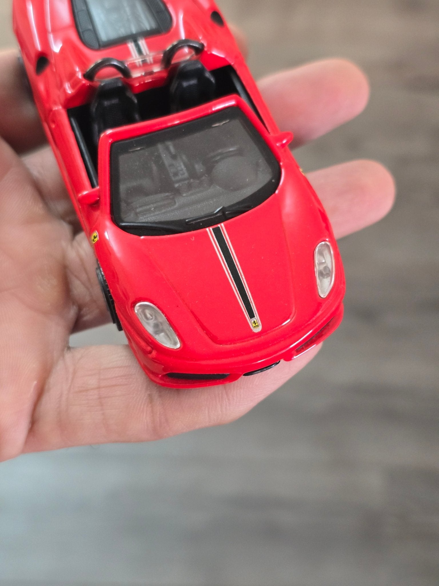1:43 Bburago Ferrari Scuderia Spider 16M - Red (Uncarded - New) - Kinder Logs
