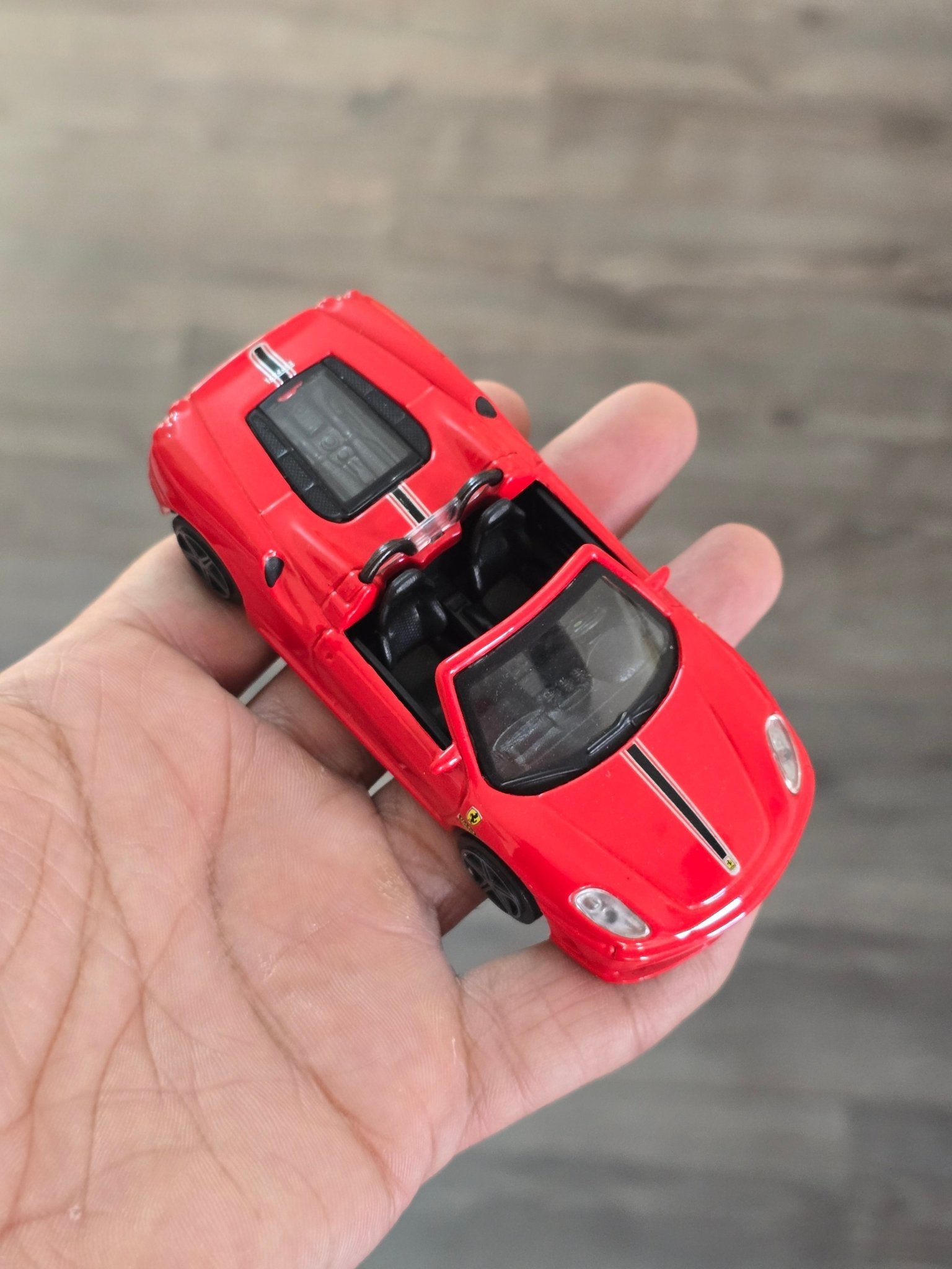 1:43 Bburago Ferrari Scuderia Spider 16M - Red (Uncarded - New) - Kinder Logs
