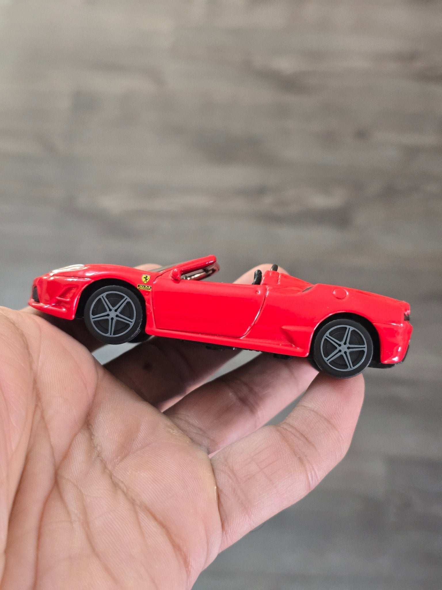 1:43 Bburago Ferrari Scuderia Spider 16M - Red (Uncarded - New) - Kinder Logs