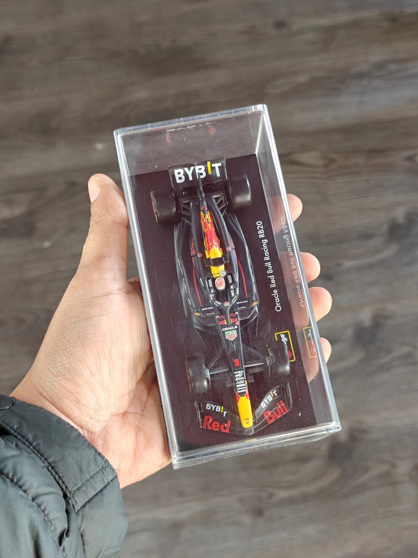 1:43 Bburago Oracle Red Bull Racing RB20 1 (Open Box) - Kinder Logs