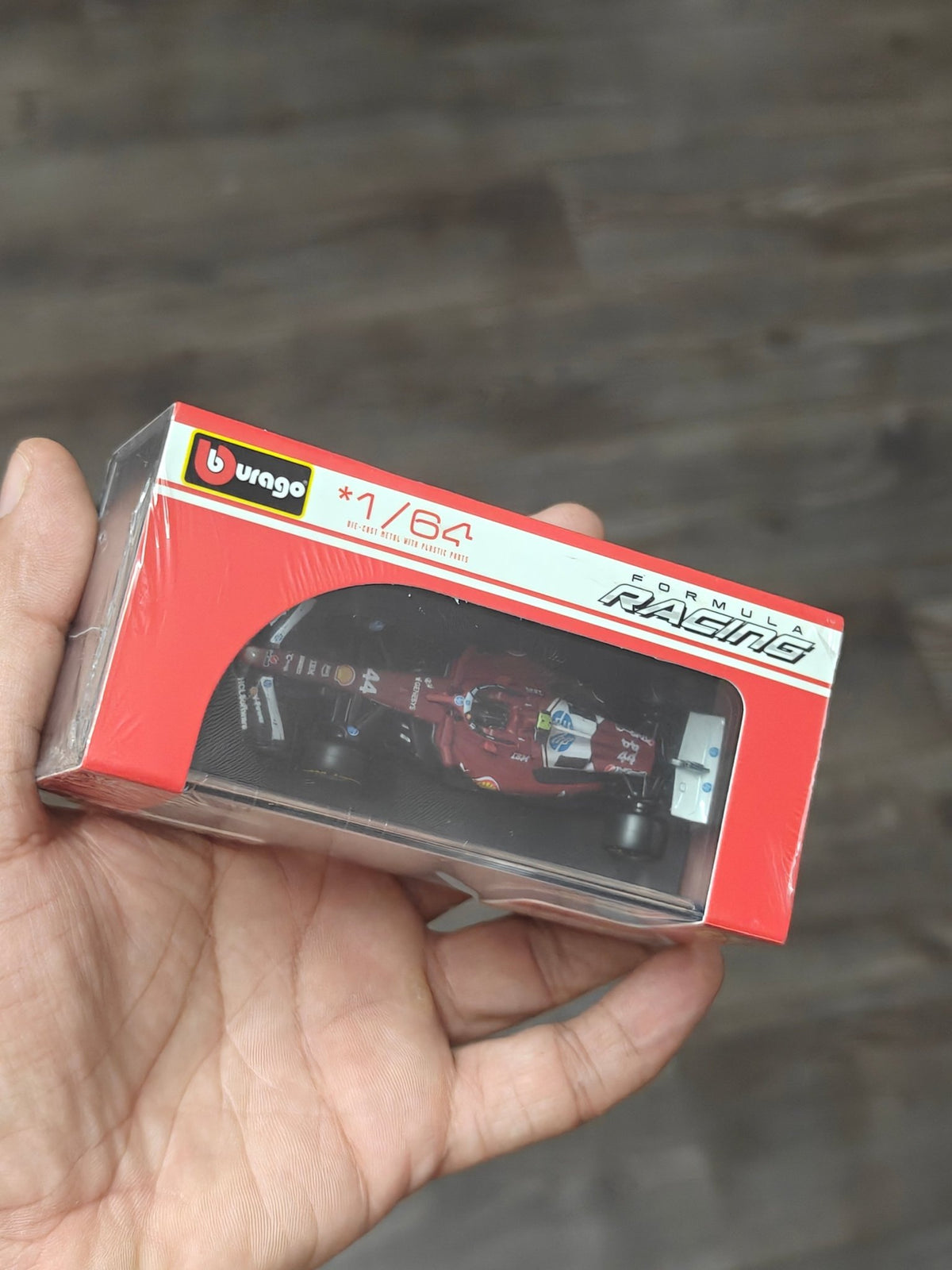 1:64 Bburago Ferrari F1 Racing SF-25 Lewis Hamilton #44 (Sealed Box) - Kinder Logs
