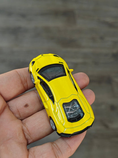 1:64 Bburago Lamborghini Aventador - Yellow (Open Box) - Kinder Logs