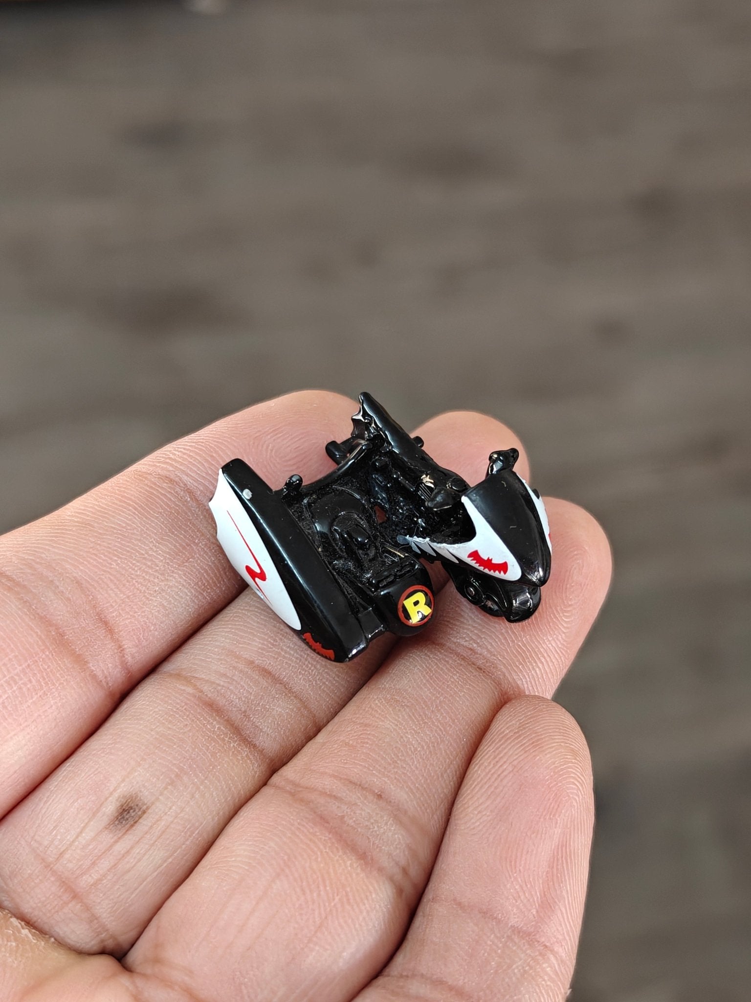 1:87 Jada Batcycle - Black (Uncarded - New) - Kinder Logs