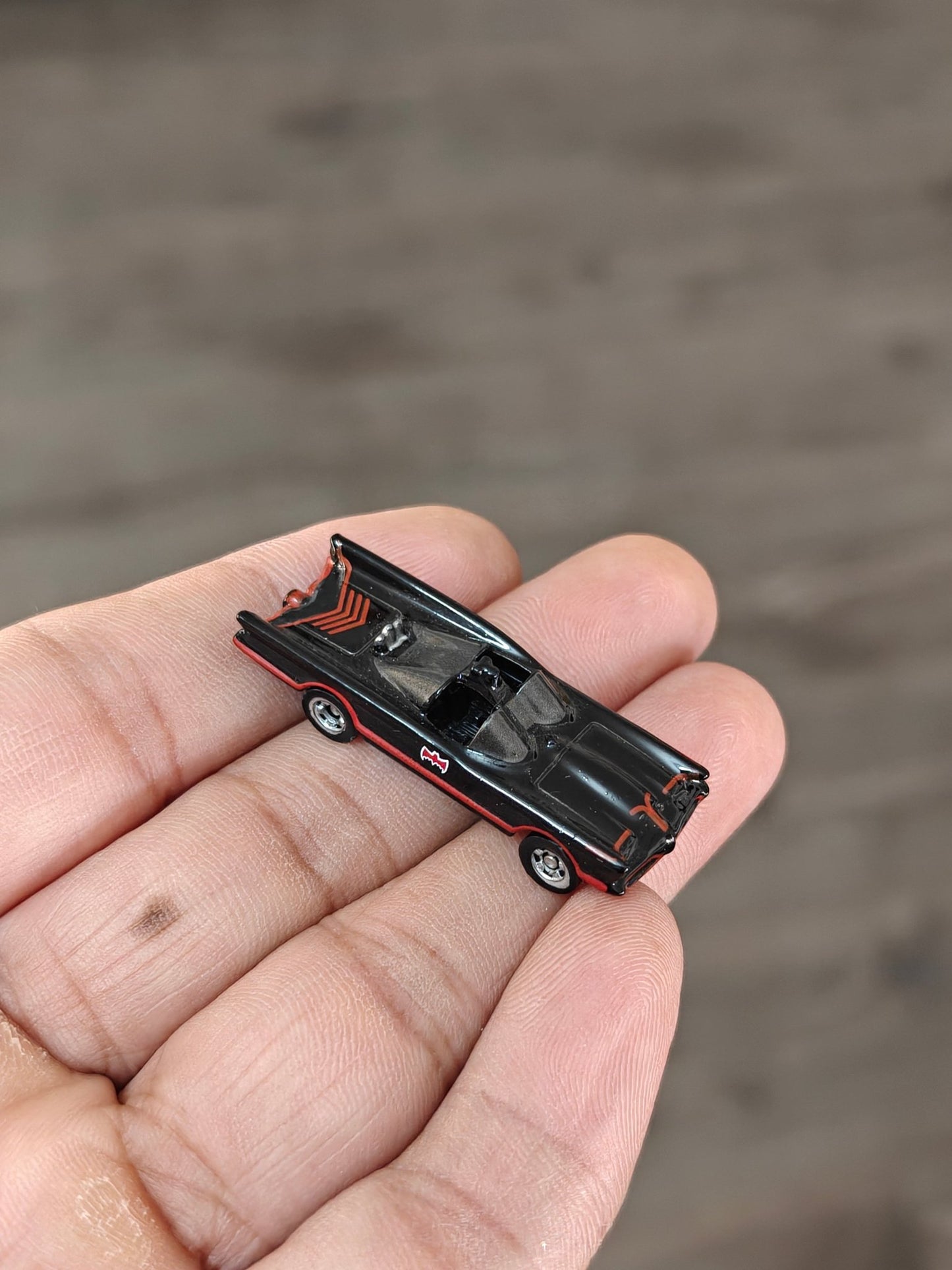 1:87 Jada Batmobile - Black (Uncarded - New) - Kinder Logs