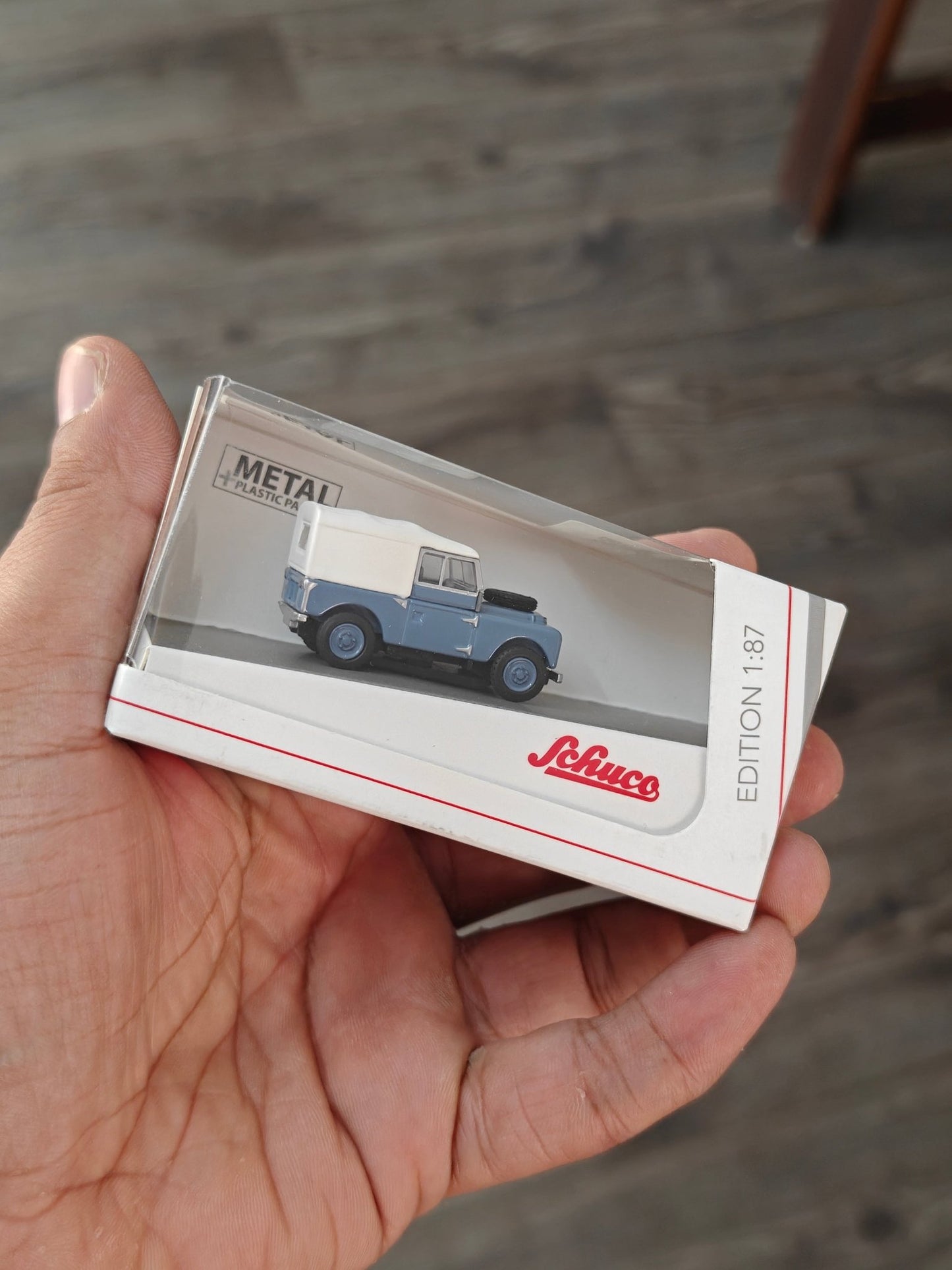 1:87 Schuco Land Rover 88 (Blue) - Kinder Logs