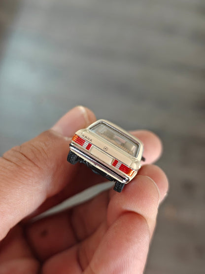 1:87 Schuco Mercedes - Benz W123 Sedan - Beige (Uncarded) - Kinder Logs