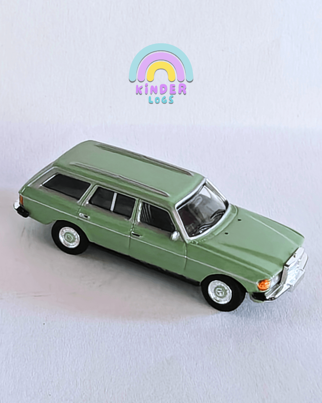 1:87 Schuco Mercedes - Benz W123 Wagon - Green (Uncarded) - Kinder Logs
