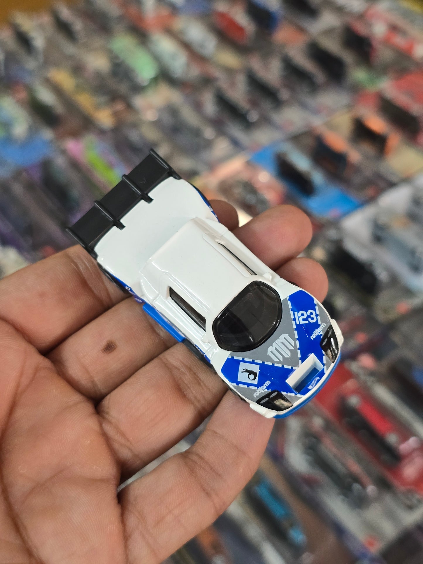 Hot Wheels Mad Mike Drift Attack - White (Uncarded)