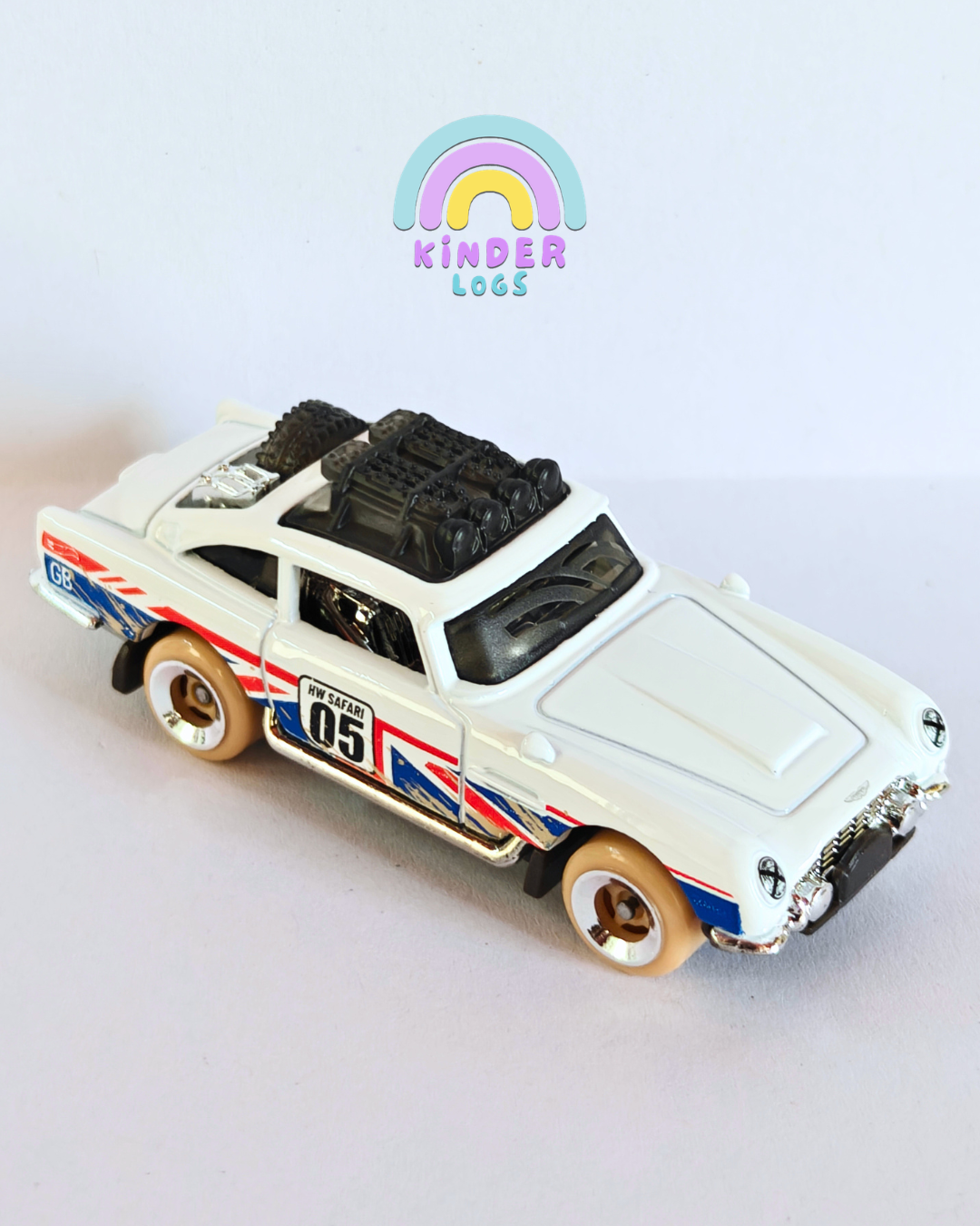 Hot Wheels Aston Martin DB5 Safari - White (Uncarded - New)