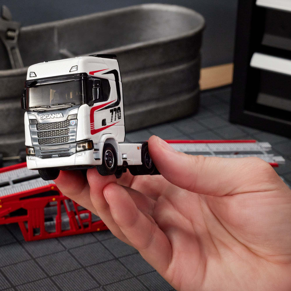 Hot Wheels Elite64 Scania 770 S Trailer Truck